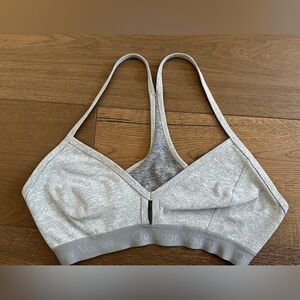 Outdoor Voices Steeplechase bra in Dove